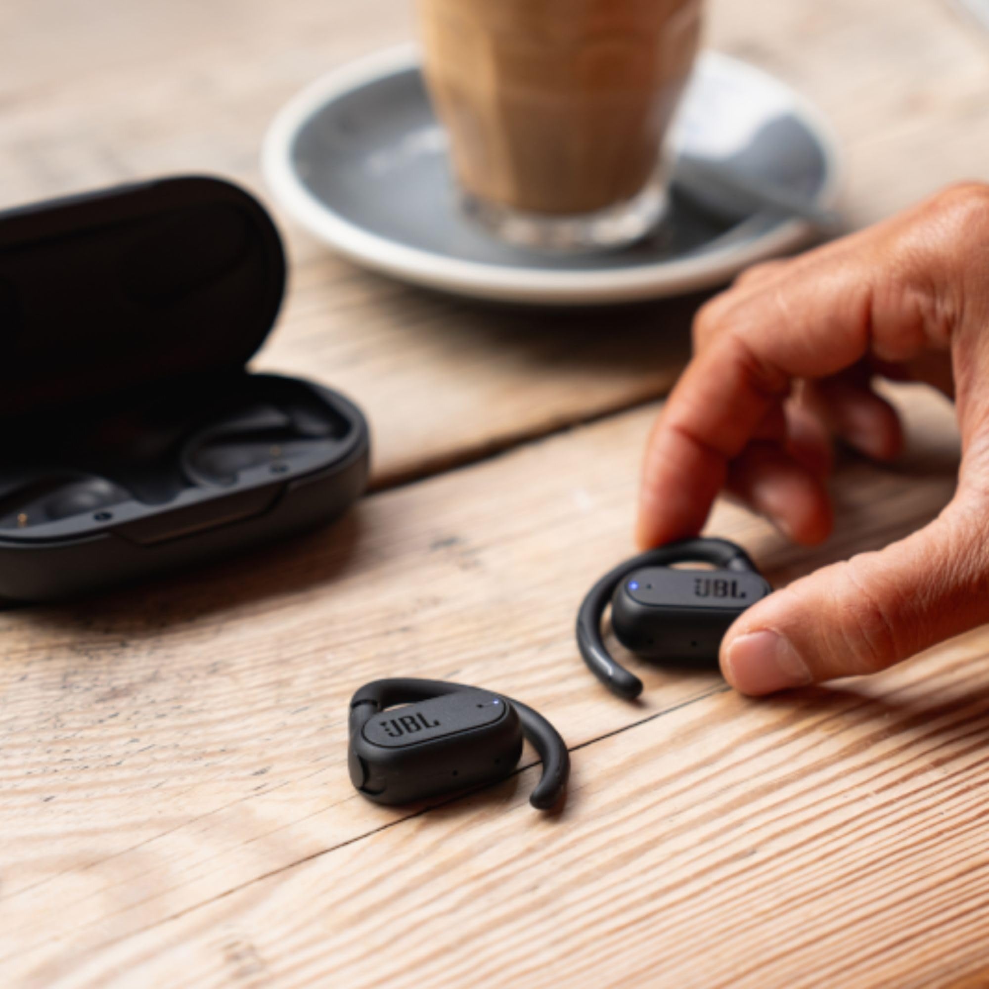 Беспроводные наушники JBL Soun – обзор и цена Sports Earphone Hook